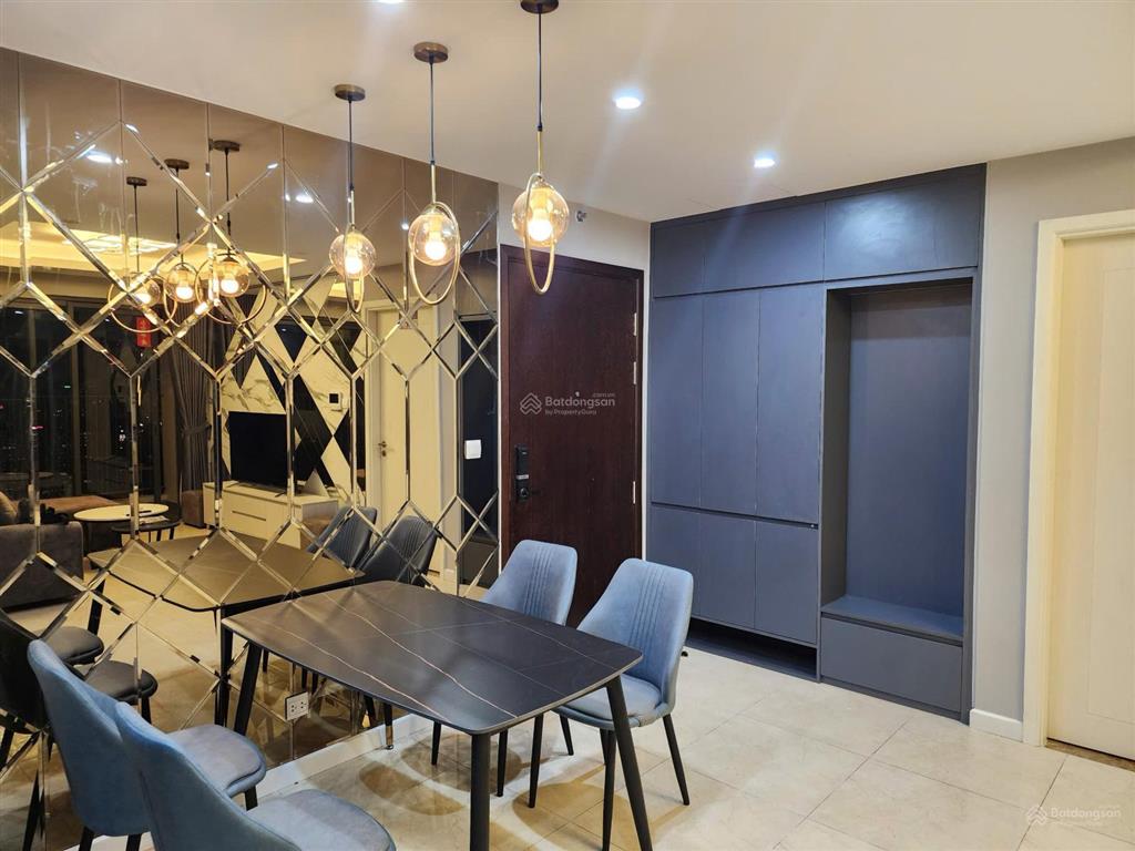 Tôi chính chủ cần bán nhanh chung cư vinhomes dcapital 2n2vs 70m, view đẹp giá 6,9 tỷ