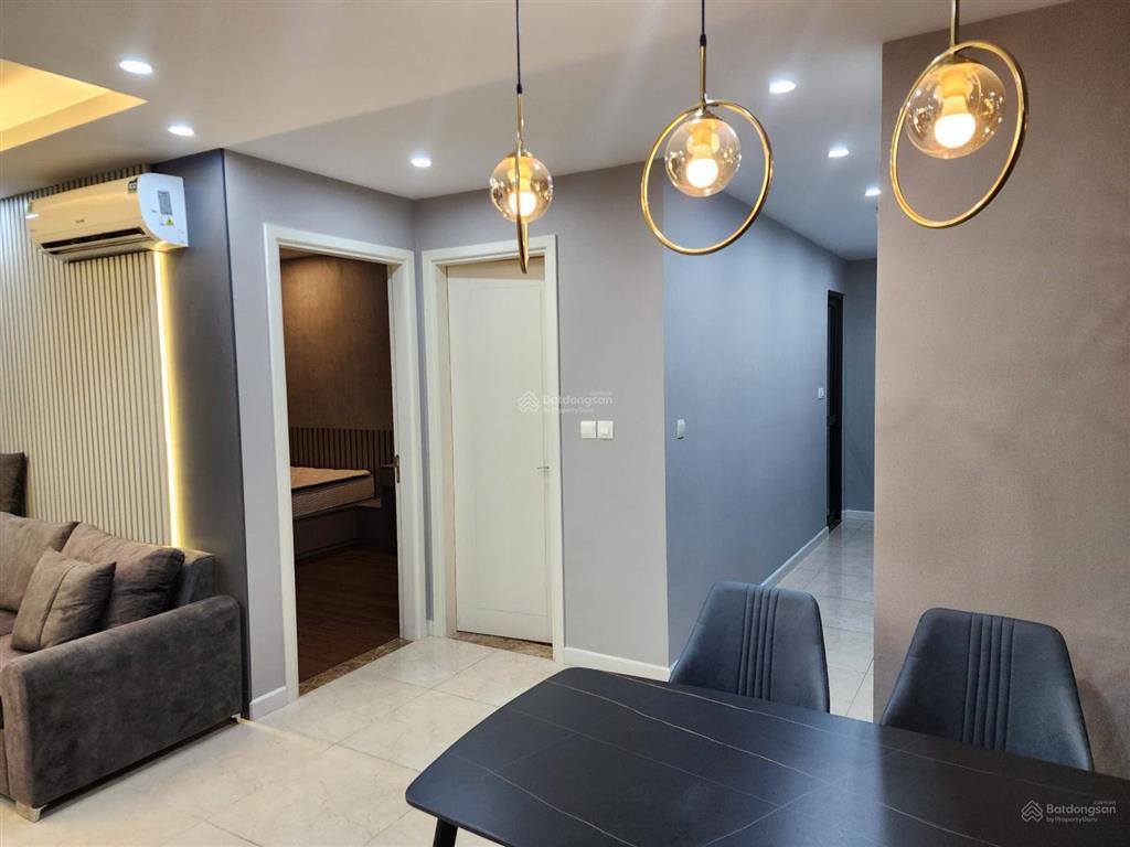 Tôi chính chủ cần bán nhanh chung cư vinhomes dcapital 2n2vs 70m, view đẹp giá 6,9 tỷ