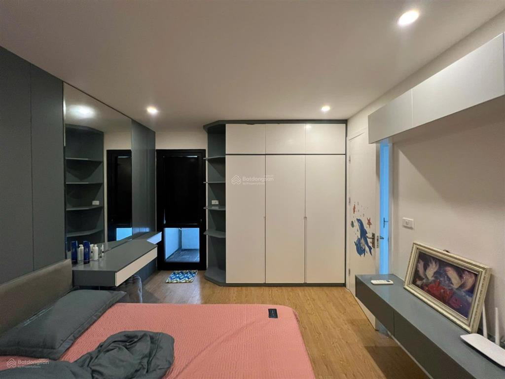Do nhu cầu chuyển đổi tôi cần bán gấp căn 2n2vs 68m2 tại tòa golden field, giá công khai 4,4 tỷ