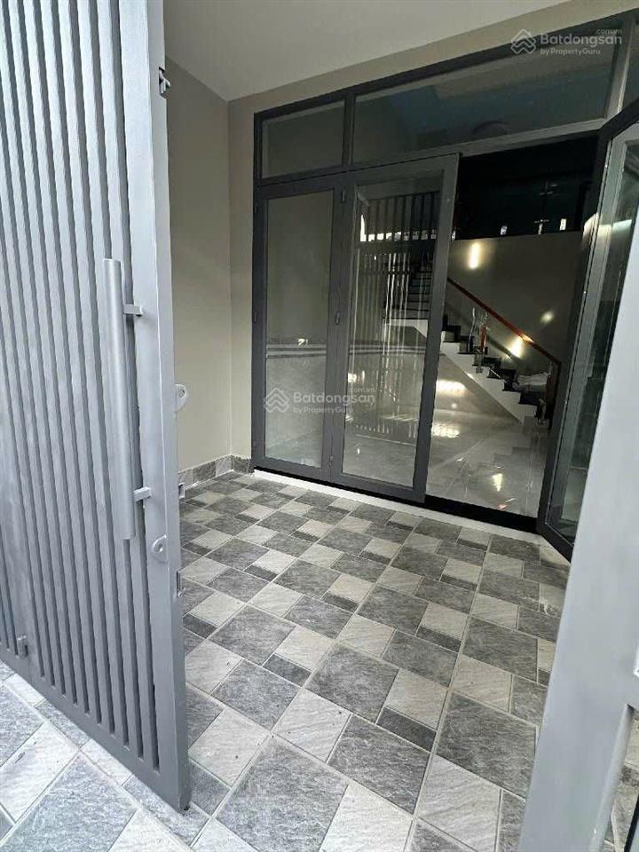 Nhà đẹp leng keng  hẻm xe hơi vào nhà  vị trí đẹp  ngang 5 bề thế  shr hàng hiếm.. 3.2 tỷ