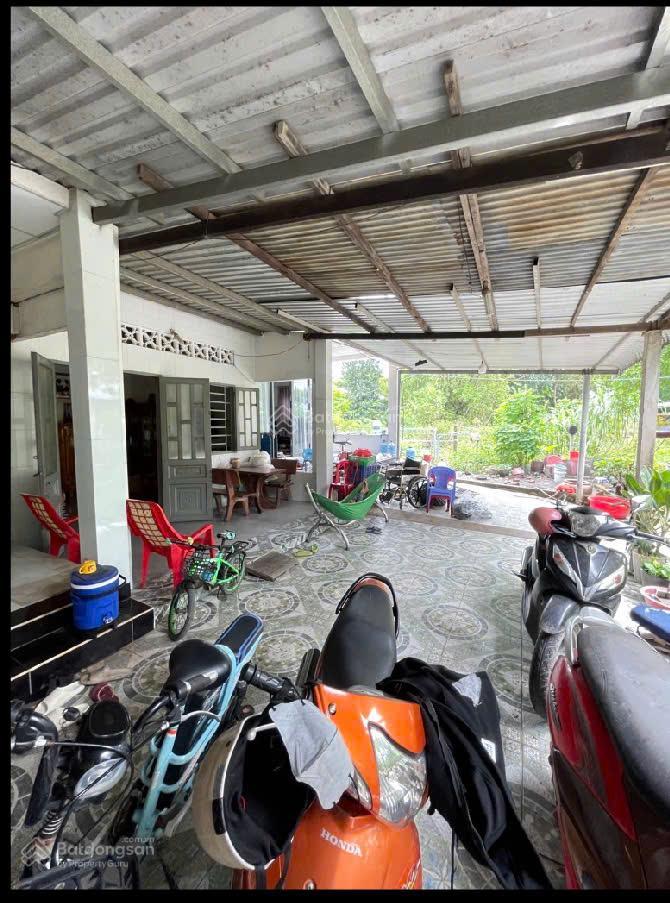 Chỉ hơn 2 tỷ  shr 92m2 nở hậu cực to 5.5m nhà ở liền  chính chủ cần ban gần chợ hóc môn, tphcm