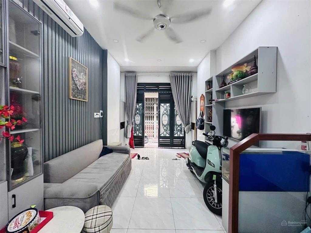 Căn nhà kiên cố gần bx an sương q12 tphcm giá ngộp 3,3tỷ