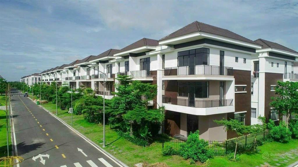 Gấp, cần bán nhà phố liền kề vinhomes hóc môn, tphcm (giá 2,8 tỷ = 100%)