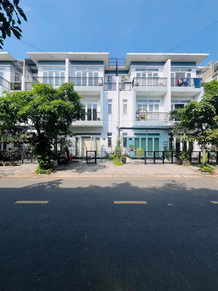 Bán gấp nhà thô cách vinhomes hóc môn tphcm = 1.5km . giá 1.9tỷ (100%)