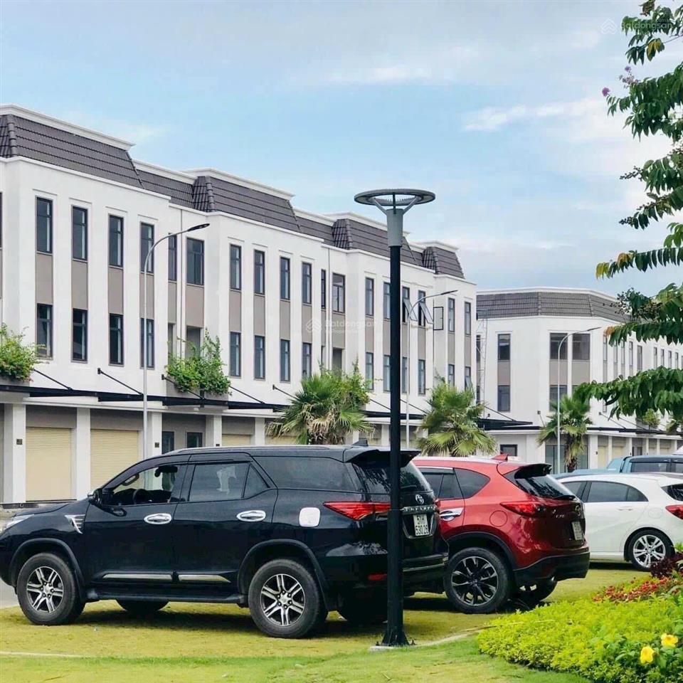 Bán gấp nhà thô cách vinhomes hóc môn tphcm = 1.5km . giá 1.9tỷ (100%)