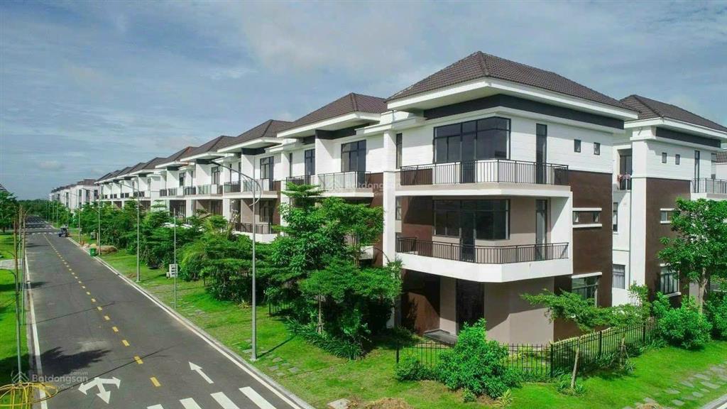 Bán gấp nhà thô cách vinhomes hóc môn tphcm = 1.5km . giá 1.9tỷ (100%)