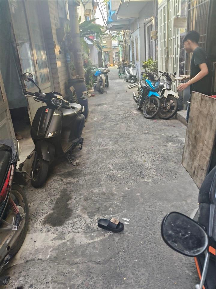 Shr công chứng ngay 2/ tô ký . kế bên phần mềm quang trung .3.2tỷ phường trung mỹ tây q.12
