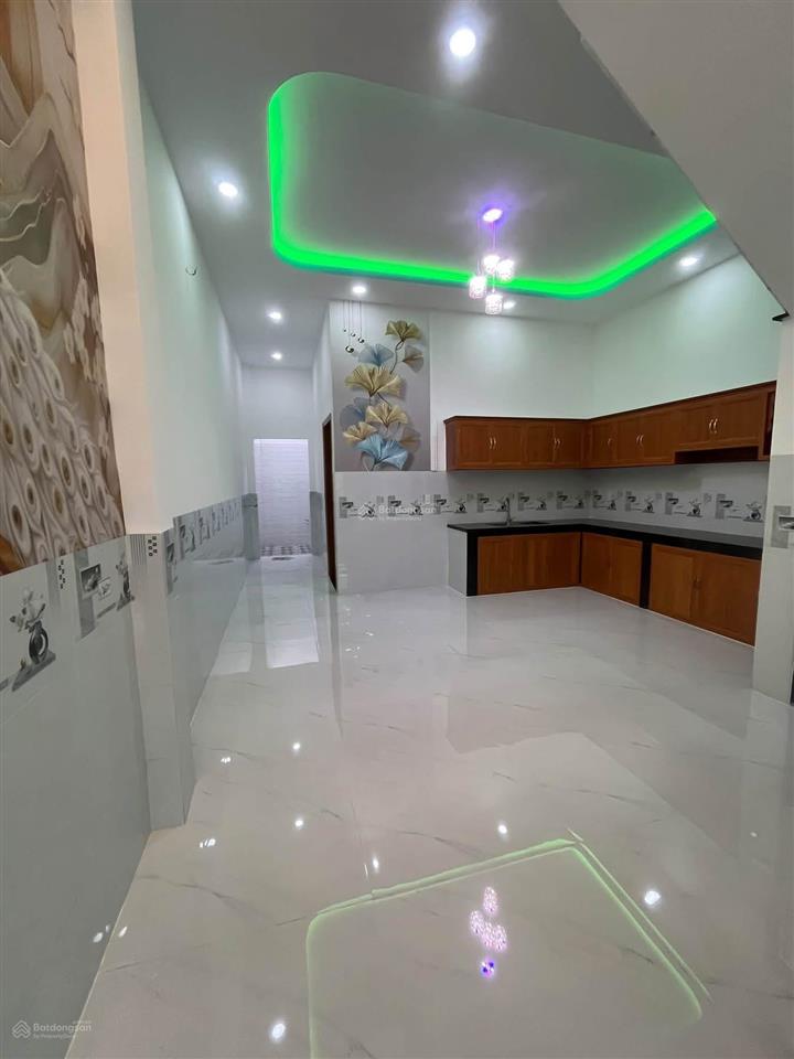 Nhà 2 tầng mới 100% . kế bên vonhomes hóc môn giá 3.9tỷ đường 13m dt 5x18m =90m2