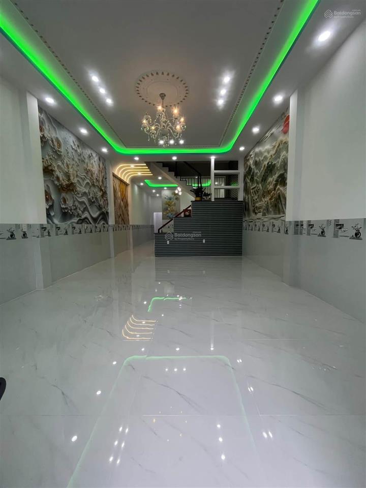 Nhà 2 tầng mới 100% . kế bên vonhomes hóc môn giá 3.9tỷ đường 13m dt 5x18m =90m2