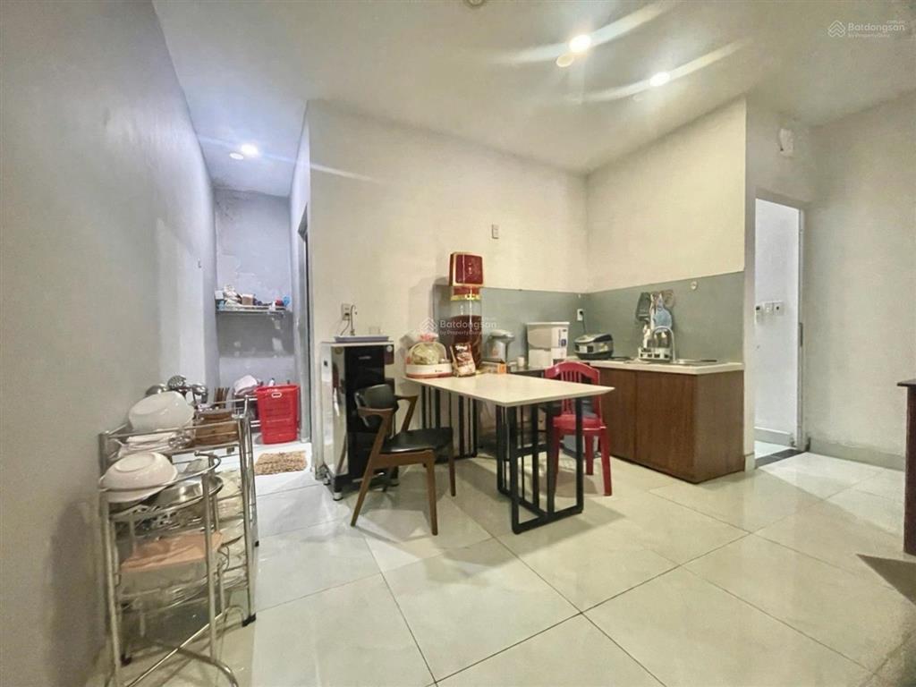 Nhà đẹp  7.9x16m  2pn  khu nhà giàu  view công viên  trường phạm văn sáng phường bà điểm