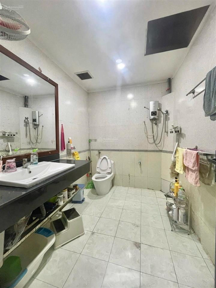 Nhà đẹp  7.9x16m  2pn  khu nhà giàu  view công viên  trường phạm văn sáng phường bà điểm