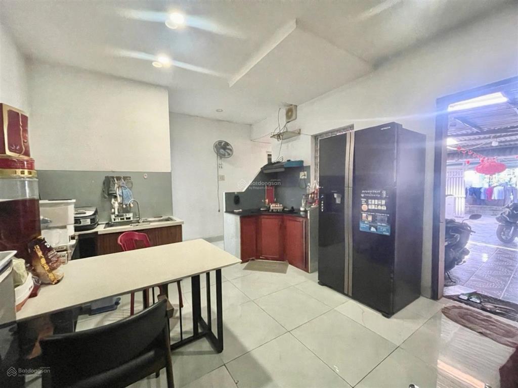 Nhà đẹp  7.9x16m  2pn  khu nhà giàu  view công viên  trường phạm văn sáng phường bà điểm