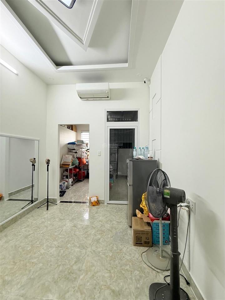 Nhà biệt thự 10.6 x 15m = 160m khu đồng bộ bà điểm cách chợ đầu mối 1km chỉ 7.48tỷ