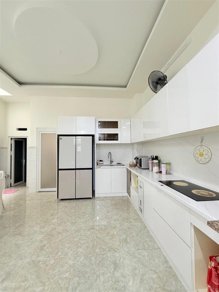 Nhà biệt thự 10.6 x 15m = 160m khu đồng bộ bà điểm cách chợ đầu mối 1km chỉ 7.48tỷ