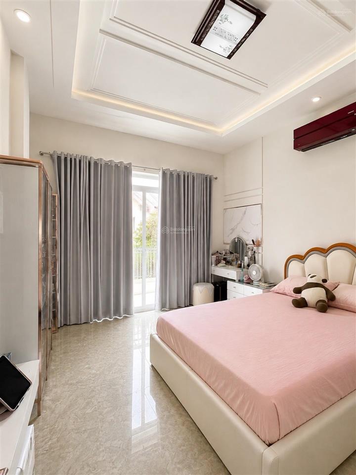 Nhà biệt thự 10.6 x 15m = 160m khu đồng bộ bà điểm cách chợ đầu mối 1km chỉ 7.48tỷ