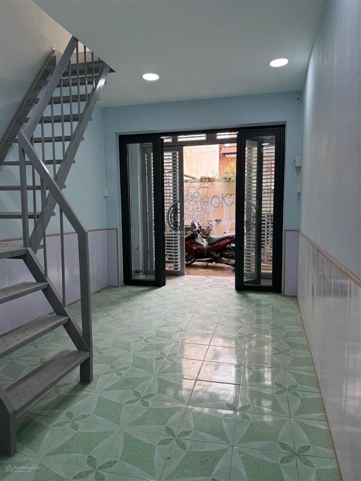 Nhà sổ hồng riêng hoàn công giá full 2.35 tỷ. xd 2 tầng. tại q12 tphcm (nhà thật giá thật)