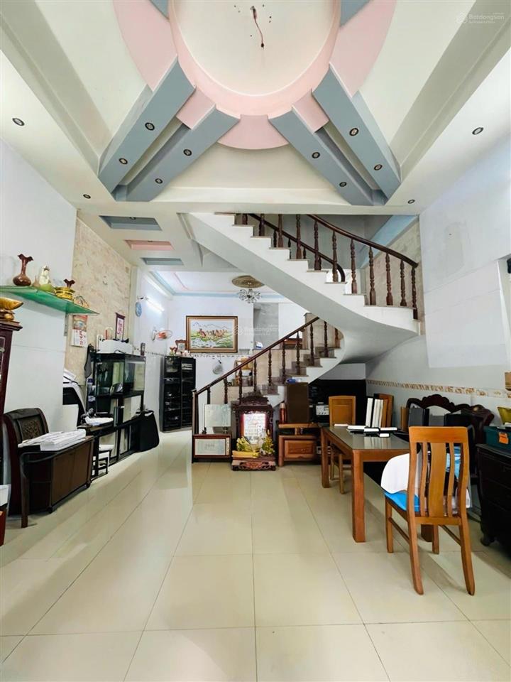 Căn nhà 3 tầng ngang 5.3 x 13m giá chỉ 2.5 tỷ shc hẻm xe hơi vị trí đẹp tiện đi về quân gò vấp .