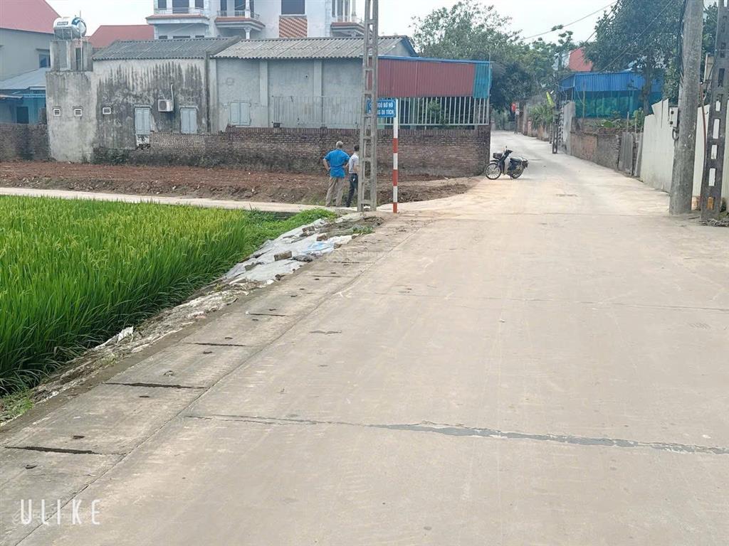 Cần bán 2 lô đất đẹp
dt 112118 full thổ cư đg trục chính kinh doanh