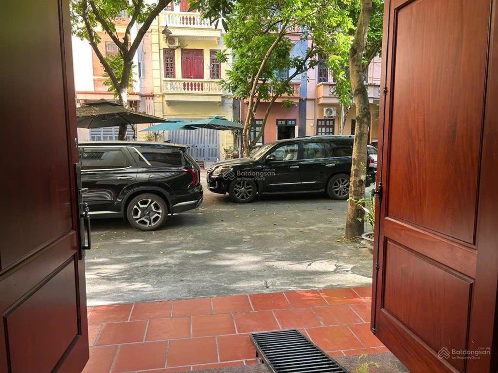 Cho thuê nhà riêng hiện đại có thang máy làm văn phòng