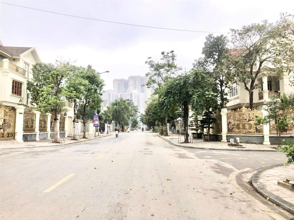 Chính chủ cần bán biệt thự 200m2 tại phú lương, hà đông, mặt tiền 10m, nhà đẹp, sang trọng