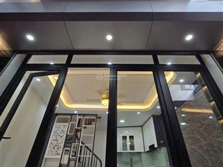 Nhà huỳnh cung tam hiệp gần linh đàm 32mx5 tầng