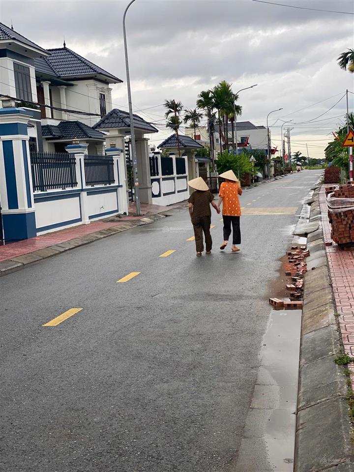 Cần bán lô đất tại đại đồng kiến minh hải phòng
ngõ từ 4m 6m trải nhựa 0833 916 ***