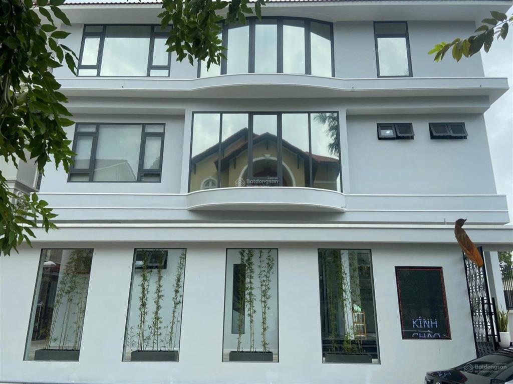 Bán nhà mặt tiền nguyễn văn hưởng, thảo điền, quận 2 dt 18x27m, 3 tầng, giá bán 109 tỷ