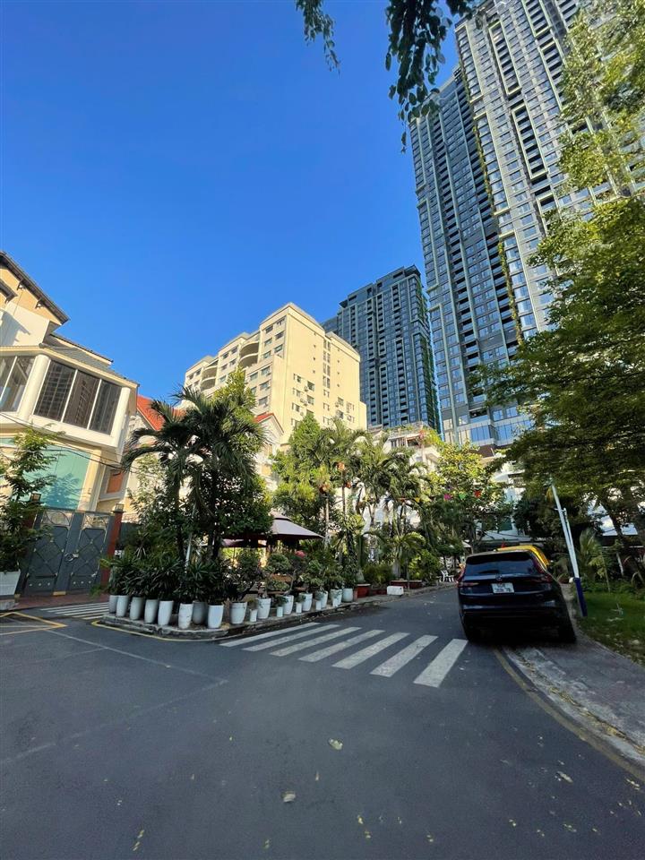 Bán nhà mặt tiền khu quốc hương thảo điền, dt 6,4x25m, 1 tầng, khu vực xây cao, giá bán 35 tỷ tl