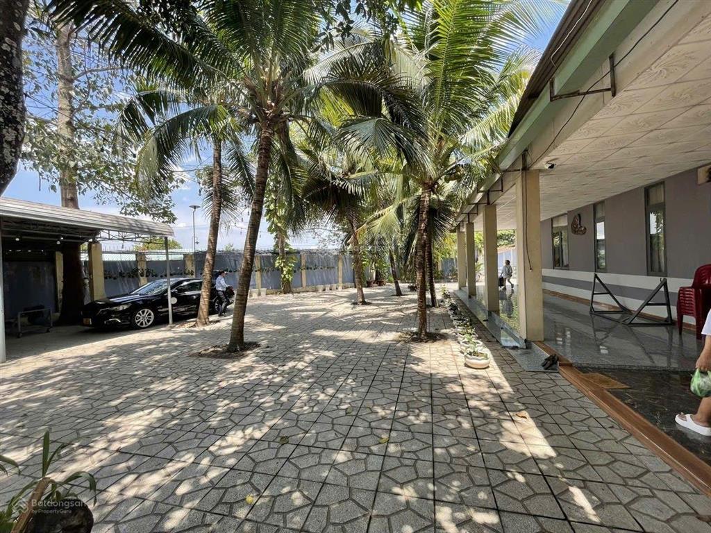 Giảm gấp 15 tỷ bán đất tặng nhà biệt thự vườn diện tích 2.842m2 đường dầu ba, an phước, đồng nai