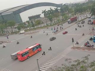 Cho thuê gấp căn hộ hoa háu , 3 ngủ , 2 vệ sinh , lô góc , diện tích 100 m2 , giá thỏa thuận