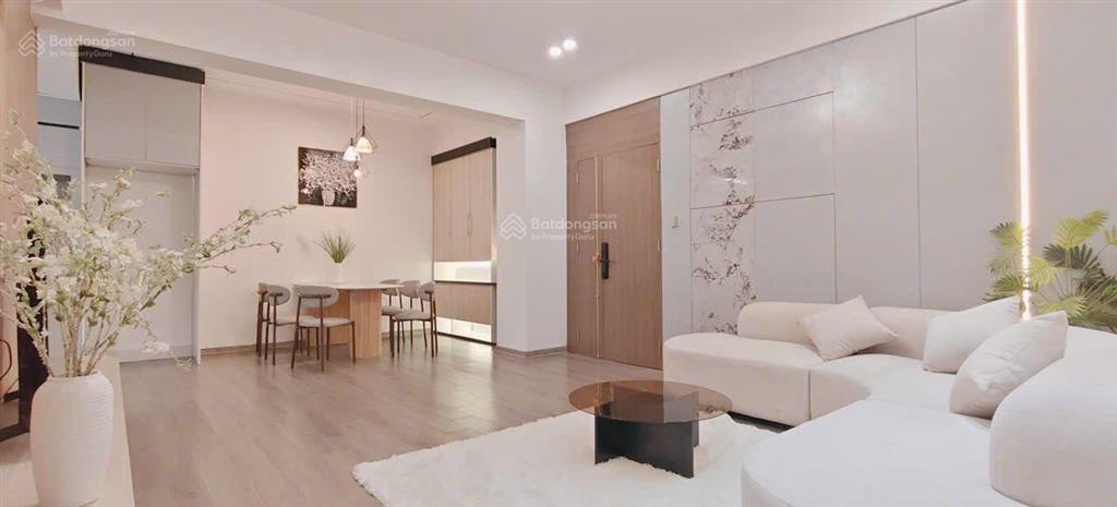 Chính chủ cần bán gấp căn hộ trung tâm mỹ đình, view pháo hoa. 84 m², 3 ngủ 2 vệ sinh giá tốt.