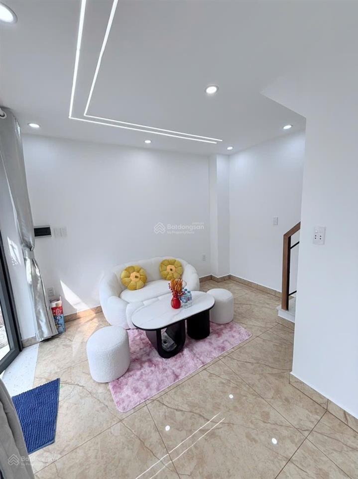 Chỉ 3.8 tỷ mặt tiền đường văn cao  phú thạnh  q. tân phú  3 tầng xây mới 100% vừa ở vừa kd ngay