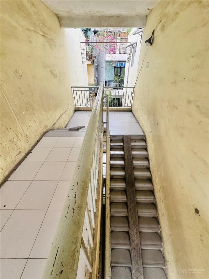 Chung cư lý thường kiệt  p7 quận 11 kế quận 10  40m2  2 tầng còn mới  2pn  2.49 tỷ