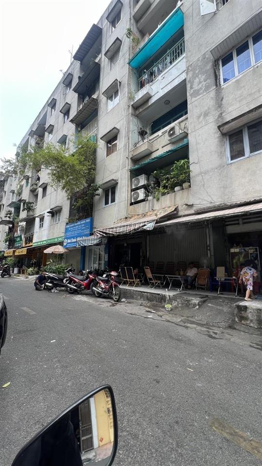 Ngay cổng bệnh viện đại học y dược chung cư trệt hùng vương 77m2 đường tản đà p11 quận 5