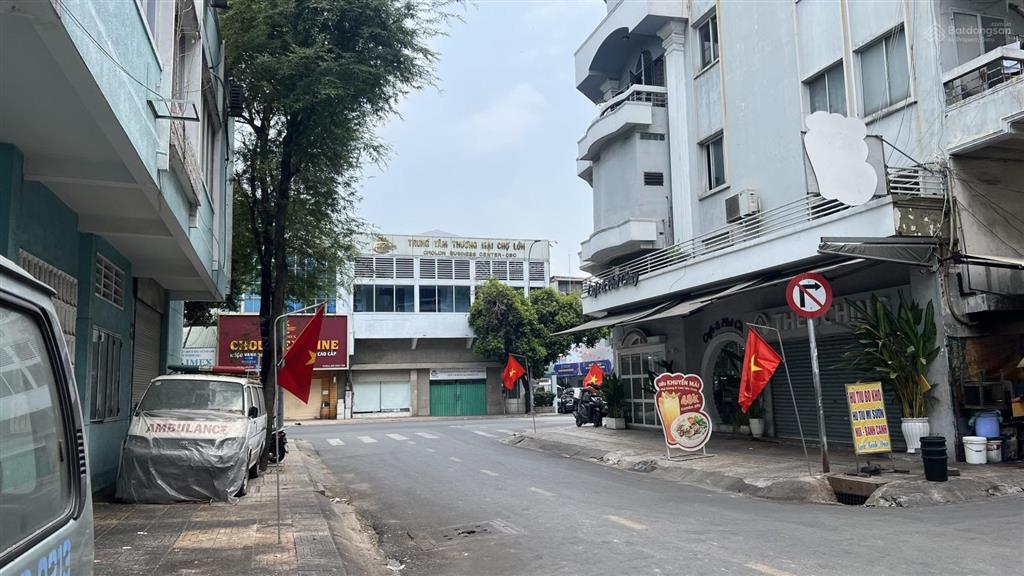 Ngay cổng bệnh viện đại học y dược chung cư trệt hùng vương 77m2 đường tản đà p11 quận 5