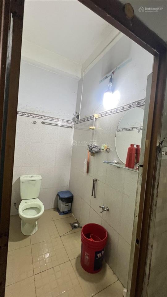 Ngay cổng bệnh viện đại học y dược chung cư trệt hùng vương 77m2 đường tản đà p11 quận 5