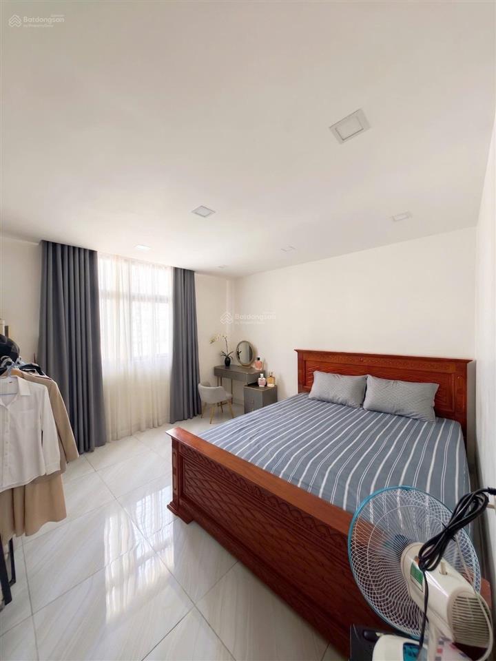 Chung cư 63m2 2pn mặt tiền đường nguyễn tri phương p8 quận 5, đối diện bệnh viện nguyễn tri phương.