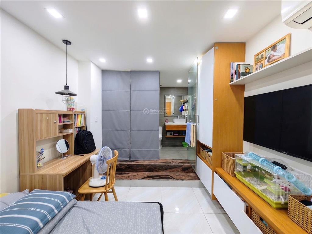 Chung cư 63m2 2pn mặt tiền đường nguyễn tri phương p8 quận 5, đối diện bệnh viện nguyễn tri phương.
