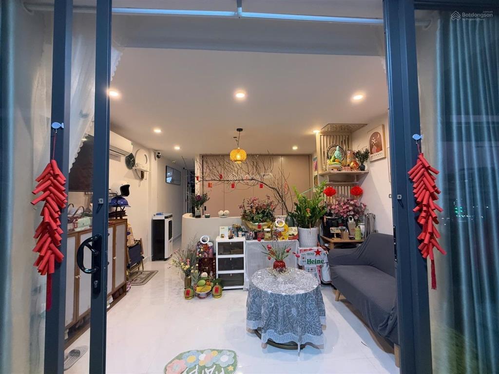 Chung cư trần quốc thảo p9 quận 3 ngay lê văn sỹ, hoàng sa  diện tích 45m2  tặng hết nội thất