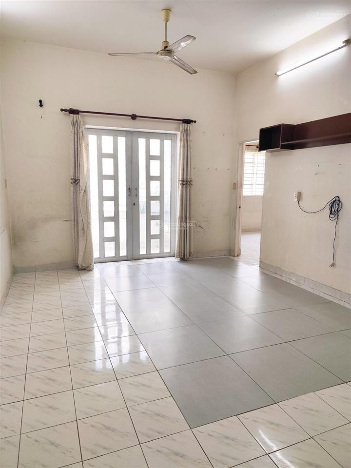 Chung cư phú lợi  70m2 2pn  thang máy  vị trí phạm thế hiển p.bình đông (p7, q8 cũ)