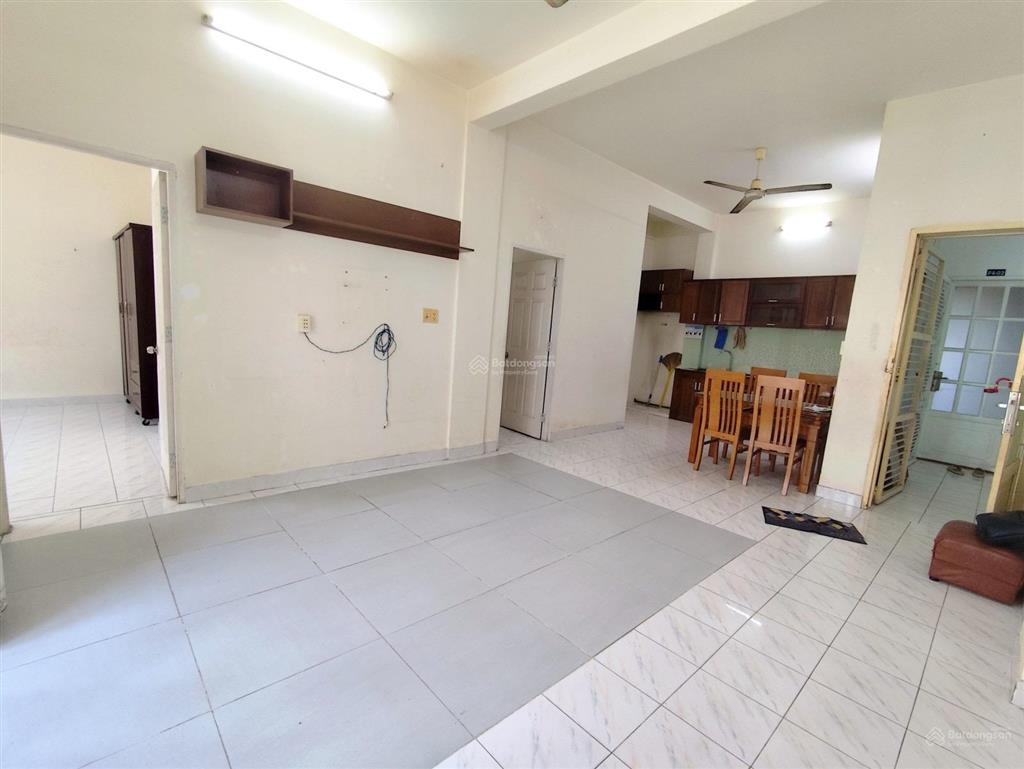 Chung cư phú lợi  70m2 2pn  thang máy  vị trí phạm thế hiển p.bình đông (p7, q8 cũ)