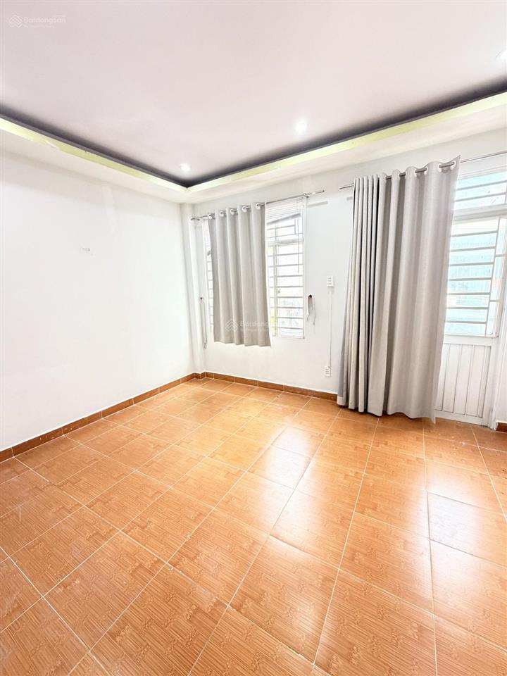 Ngay nam kỳ khởi nghĩa quận 3 giáp quận 1, 45m2 4 tầng 5pn ngay khách sạn lavela nổi tiếng