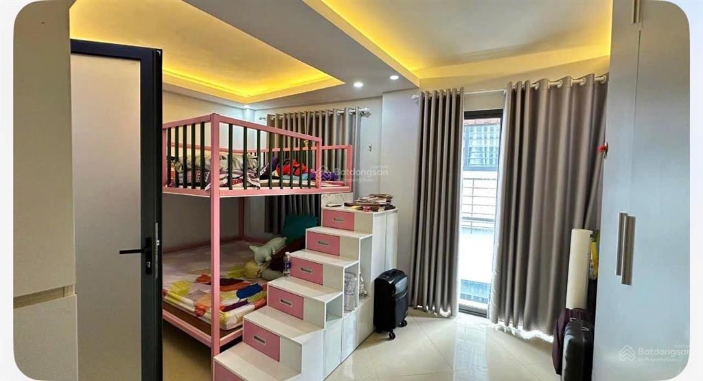 6 tầng khu vip quận 3  trần quang diệu phường 14 quận 3  dt 32m2 ngang 5.1m nở hậu 6.3m dài 5.6m