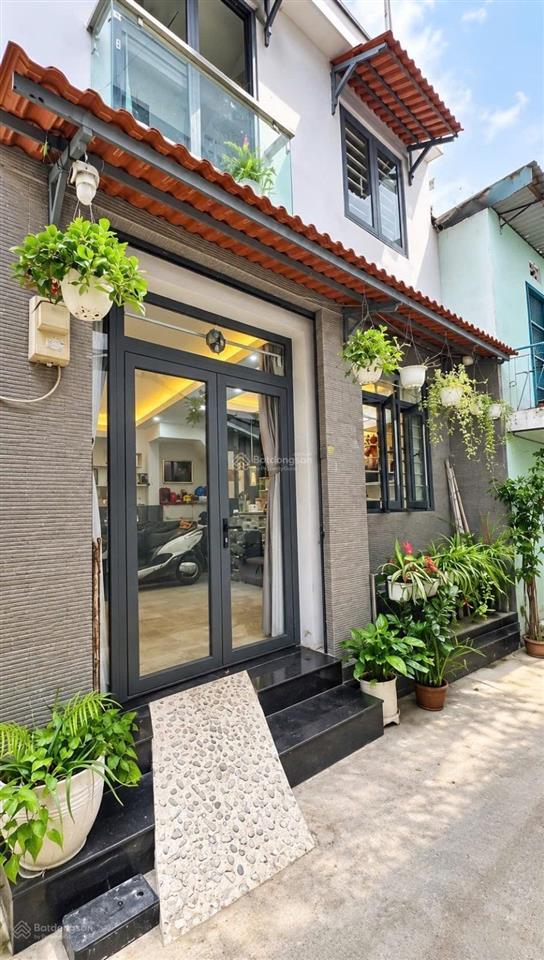 6 tầng khu vip quận 3  trần quang diệu phường 14 quận 3  dt 32m2 ngang 5.1m nở hậu 6.3m dài 5.6m
