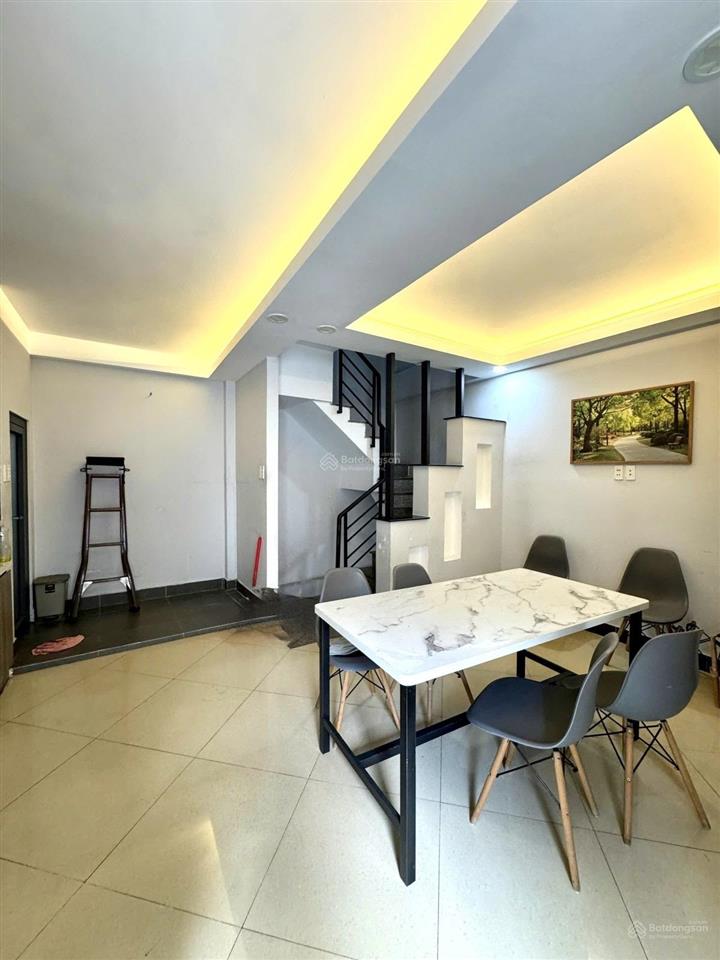 6 tầng khu vip quận 3  trần quang diệu phường 14 quận 3  dt 32m2 ngang 5.1m nở hậu 6.3m dài 5.6m