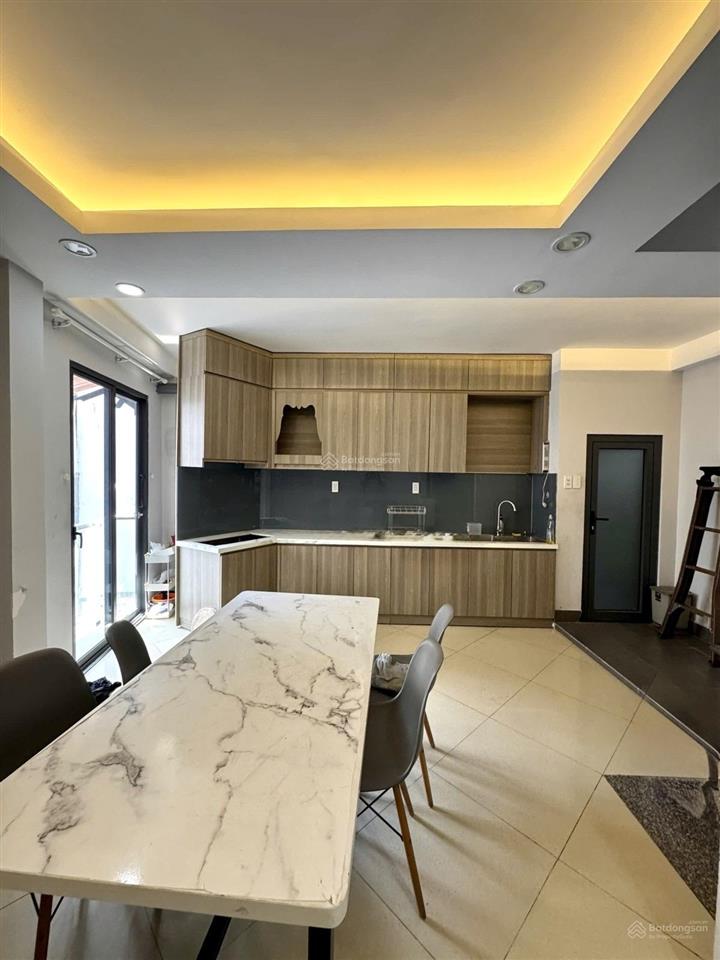 6 tầng khu vip quận 3  trần quang diệu phường 14 quận 3  dt 32m2 ngang 5.1m nở hậu 6.3m dài 5.6m