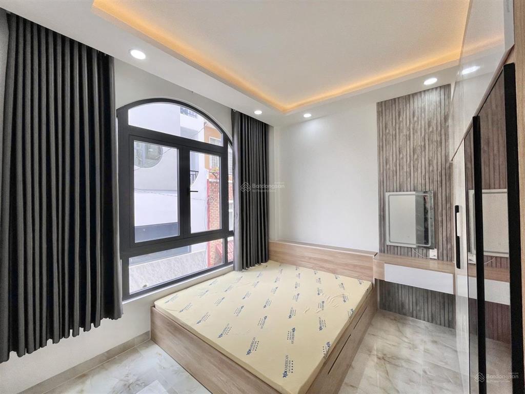 Nhà mới đẹp  khu vip q5  5m x 9m  3 tầng 4pn 3wc  an dương vương p4 q5 diện tích sử dụng 130m2