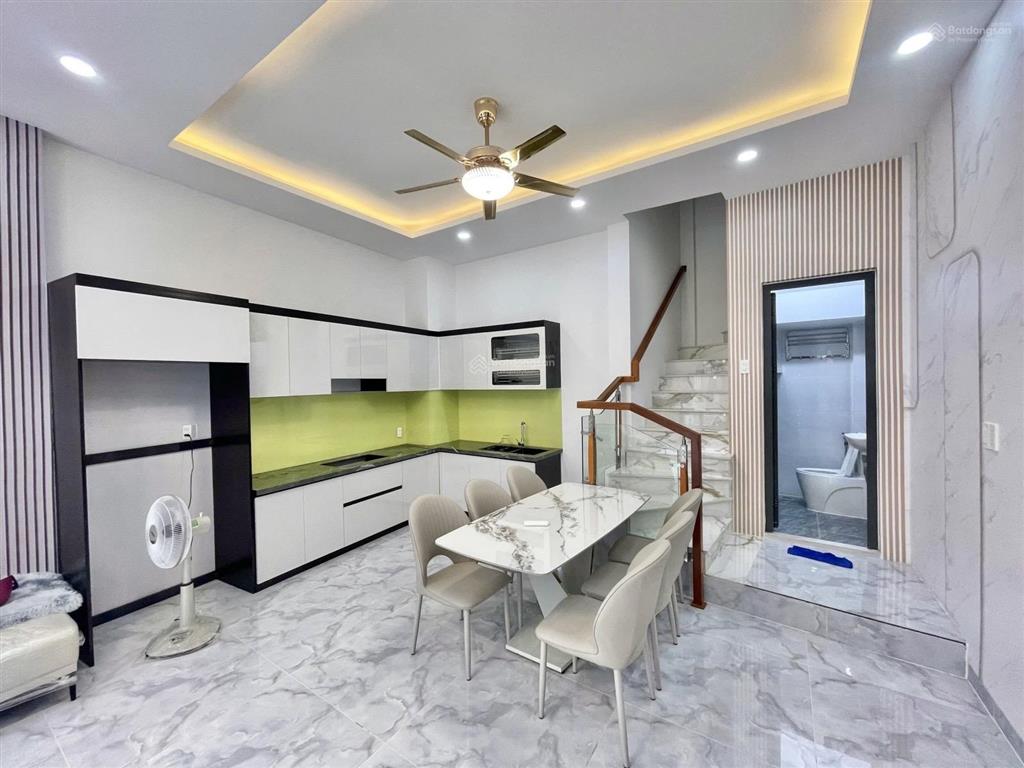 Nhà mới đẹp  khu vip q5  5m x 9m  3 tầng 4pn 3wc  an dương vương p4 q5 diện tích sử dụng 130m2