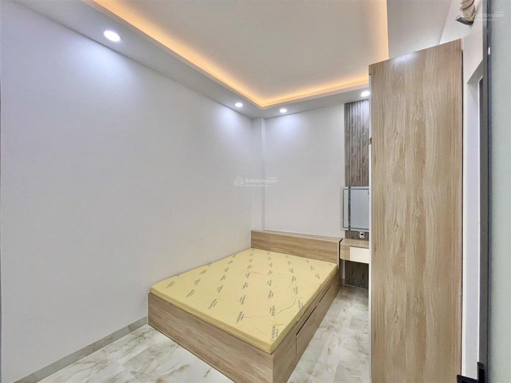 Nhà mới đẹp  khu vip q5  5m x 9m  3 tầng 4pn 3wc  an dương vương p4 q5 diện tích sử dụng 130m2