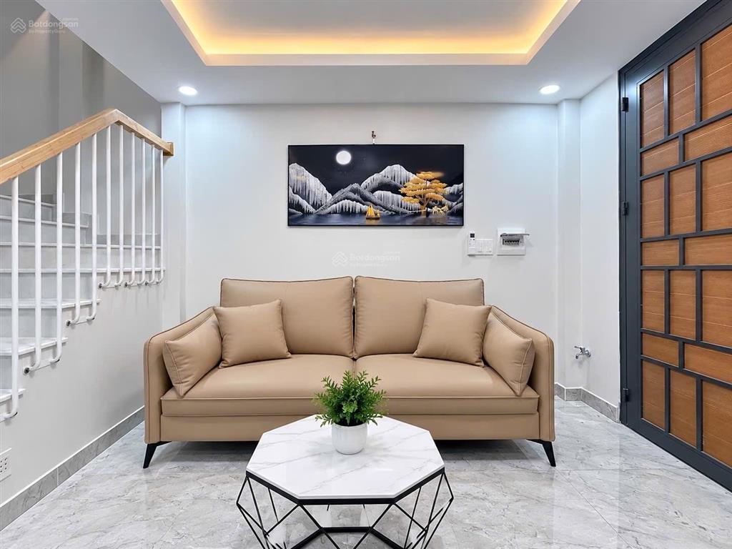 Hẻm 7b thành thái quận 10 hẻm xe hơi, 30m2 3 tầng 4 phòng ngủ, kế bên đh bách khoa, svđ phú thọ